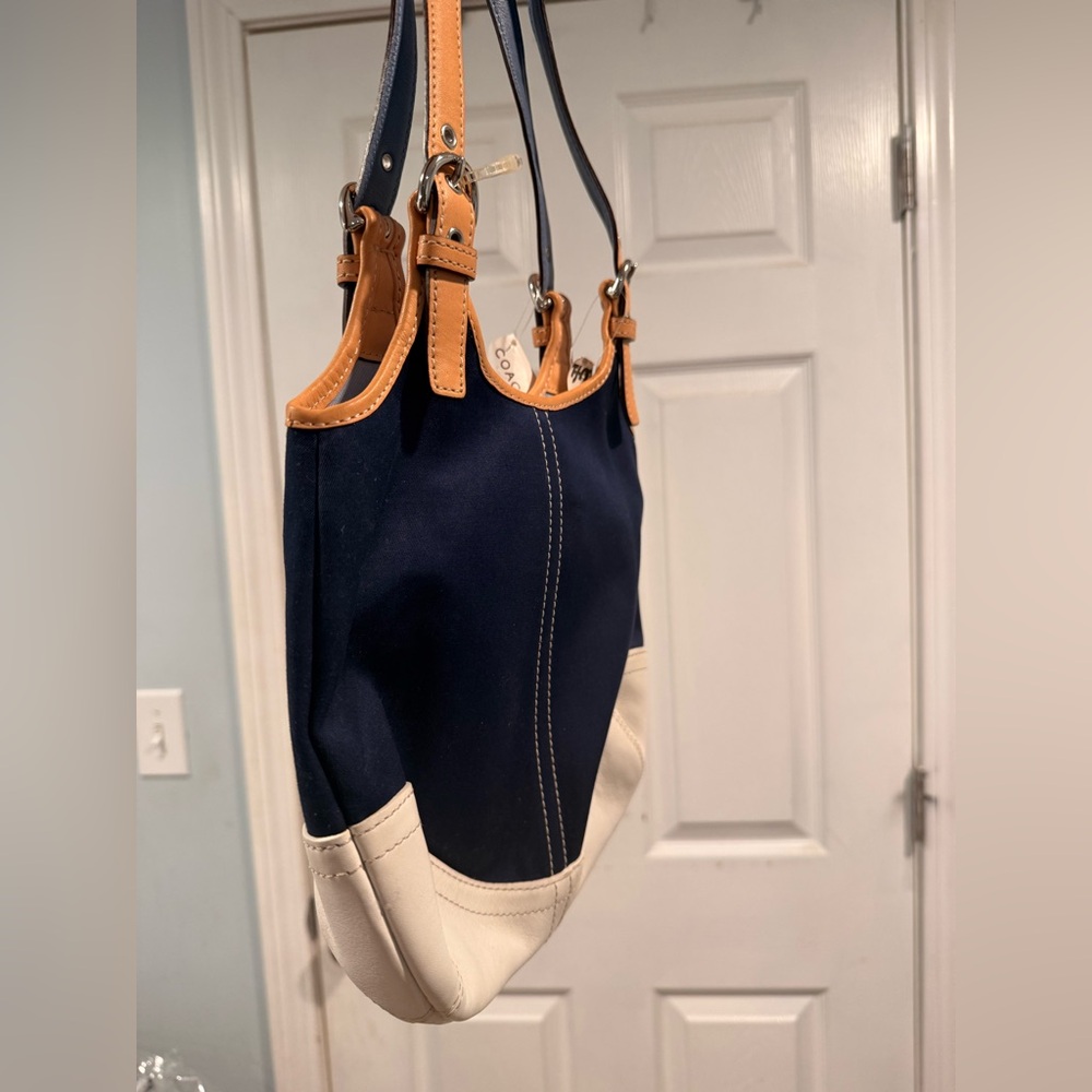 Coach Blue and White Shoulder Bag with Contrast Stitching - Picture 3 of 7